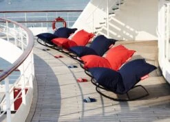 Fatboy Rock N Roll Schommelstoel -Zwembad Spul Winkel 11 FATBOY Rocknroll Original Outdoor Moodpicture SS Rotterdam