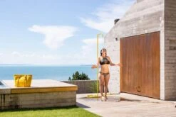 AQT Outdoor Shower 12 AQT Outdoor Shower -Zwembad Spul Winkel AQT Outdoor Shower 17