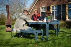 Weltevree Design Tuintafel -Zwembad Spul Winkel Bended design tuintafel 01