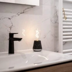 Humble One Table Light Smart 22 Humble One Table Light Smart -Zwembad Spul Winkel Humble One table light black marble sfeer 1