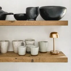 Humble Two Table Light -Zwembad Spul Winkel Humble Two gold tafellamp sfeer 02