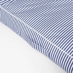 SunnyLife Luxe Lie-On Lounger Float Le Weekend Navy -Zwembad Spul Winkel S41LLNVY 2