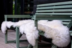 Schapenvacht Met Lederloop -Zwembad Spul Winkel Schapenvacht met leder loop 07