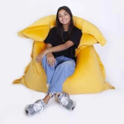 Velvet Zitzak 15 Velvet Zitzak -Zwembad Spul Winkel Velvet zitzak geel scaled 1
