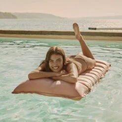 SunnyLife Vintage Lie On Opblaasbare Matras -Zwembad Spul Winkel Vintage lie on opblaasbare matras 05