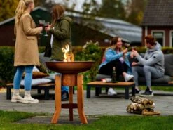 Firepit Woody -Zwembad Spul Winkel Woody Firepit in de tuin