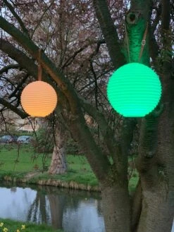 The Ball 6 The Ball -Zwembad Spul Winkel hanglamp the ball nikki amsterdam tuin terras