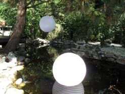 The Ball 7 The Ball -Zwembad Spul Winkel multicolor led ball waterdicht nikki amsterdam