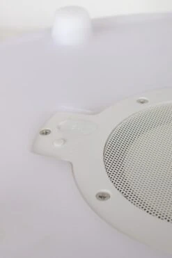 The Pouf 8 The Pouf -Zwembad Spul Winkel the pouf poef nikki amsterdam zitelement bijzettafel detail